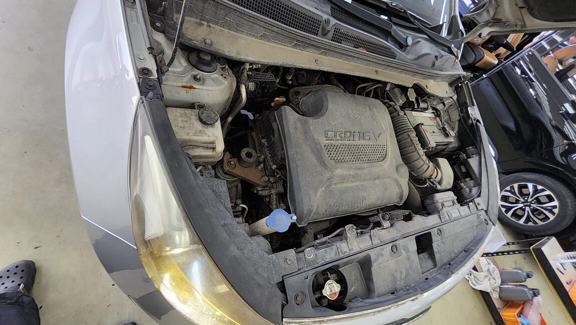 KIA SPORTAGE R DIESEL R2.0 2WD TLX LUXURY MODEL 2013 - zdjęcie 21