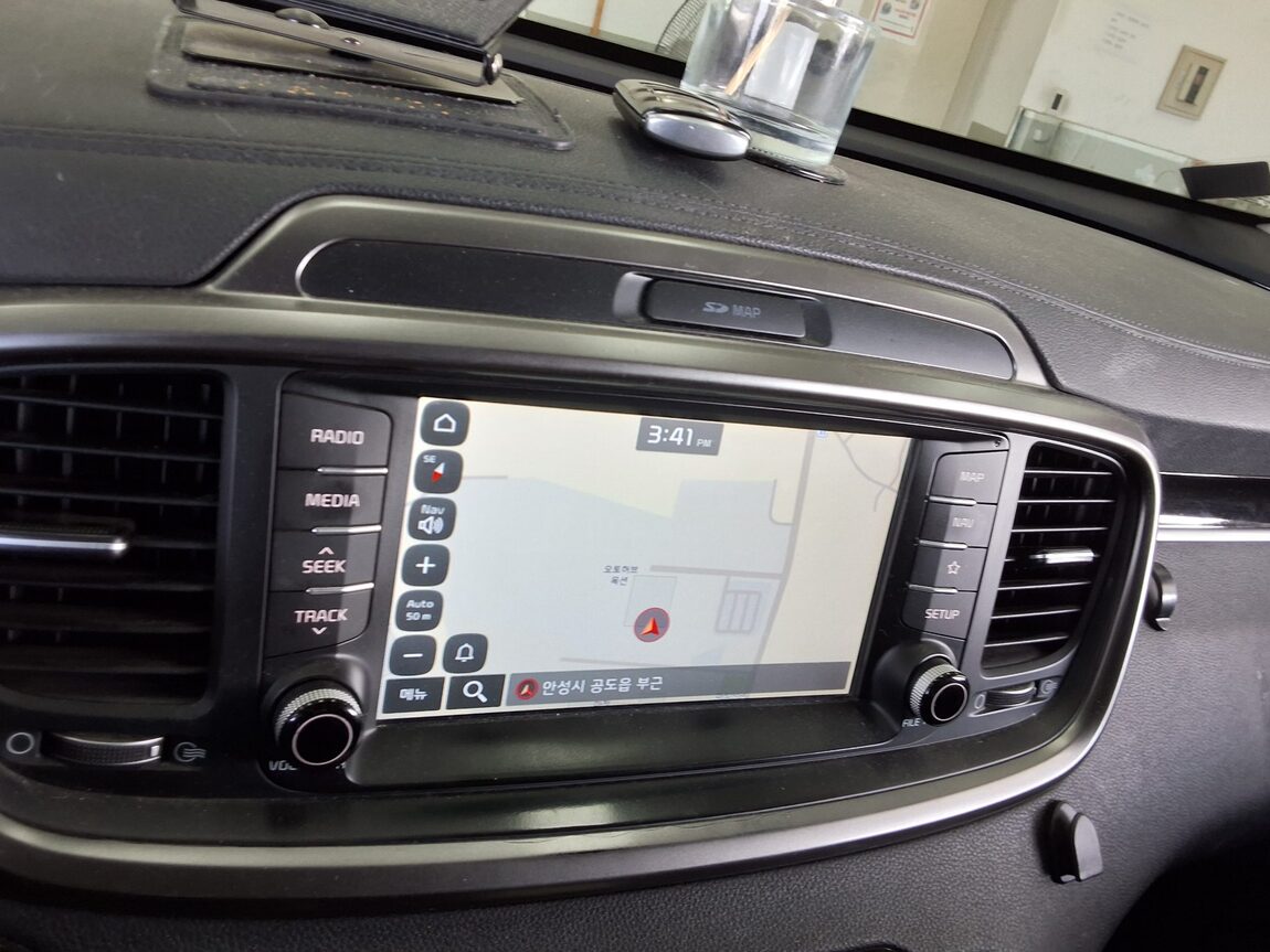 KIA THE NEW SORENTO DIESEL R2.0 4WD PRESTIGE 2018 - zdjęcie 17
