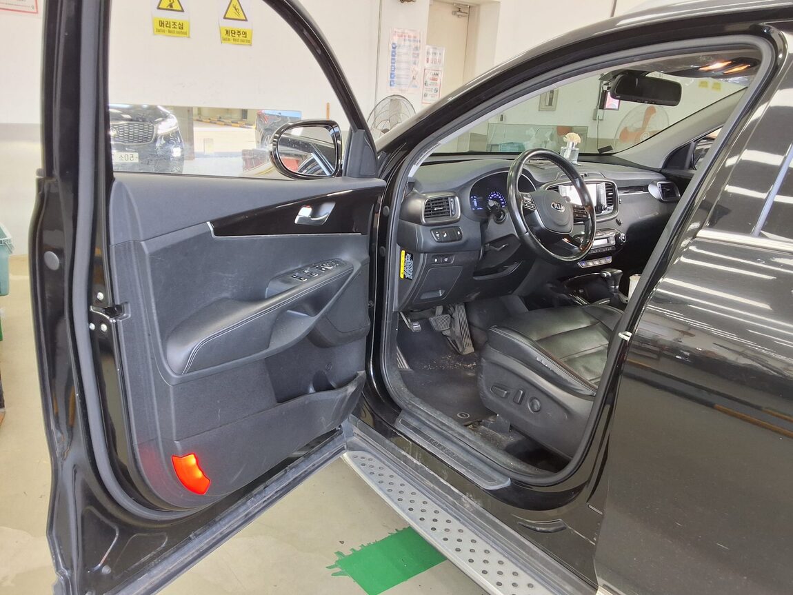 KIA THE NEW SORENTO DIESEL R2.0 4WD PRESTIGE 2018 - zdjęcie 10