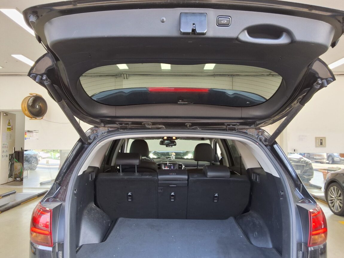 KIA THE NEW SORENTO DIESEL R2.0 4WD PRESTIGE 2018 - zdjęcie 15