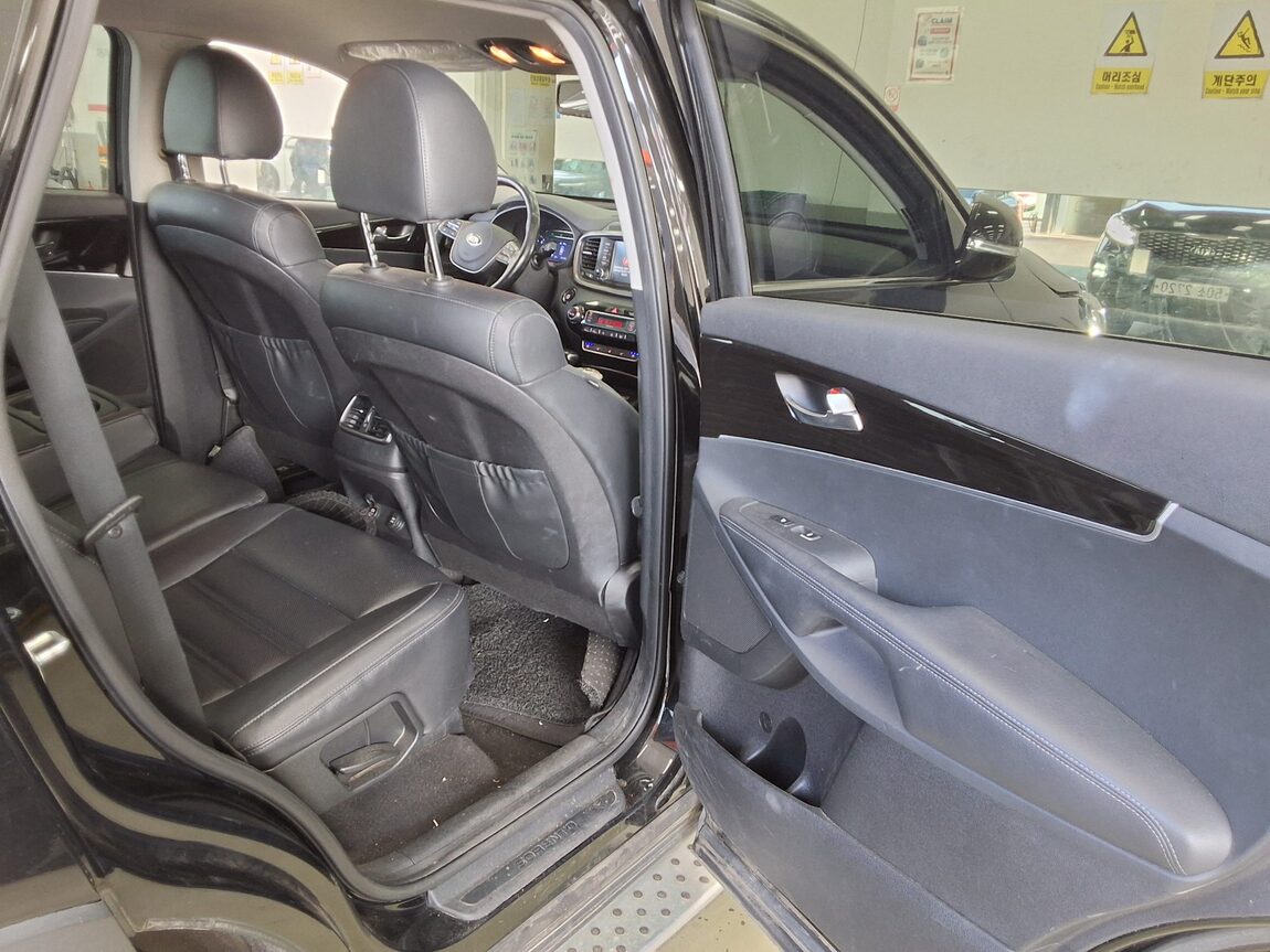 KIA THE NEW SORENTO DIESEL R2.0 4WD PRESTIGE 2018 - zdjęcie 13