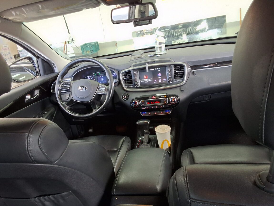 KIA THE NEW SORENTO DIESEL R2.0 4WD PRESTIGE 2018 - zdjęcie 11
