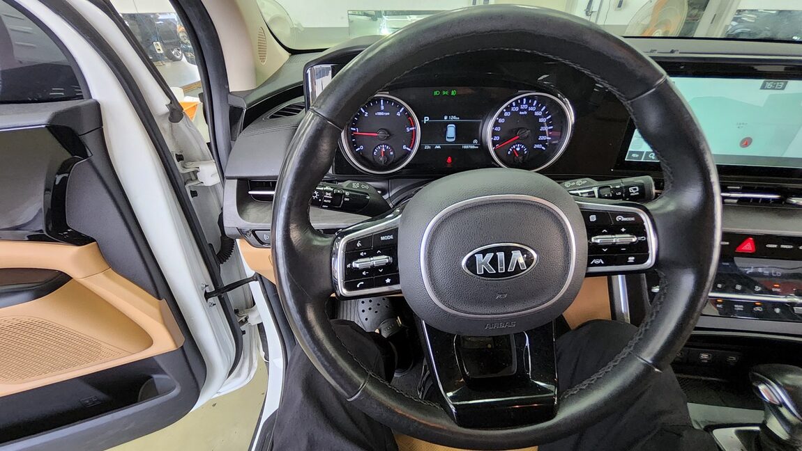 KIA NEW CARNIVAL (KA4) 9-SEATER DIESEL PRESTIGE 2021 - zdjęcie 17