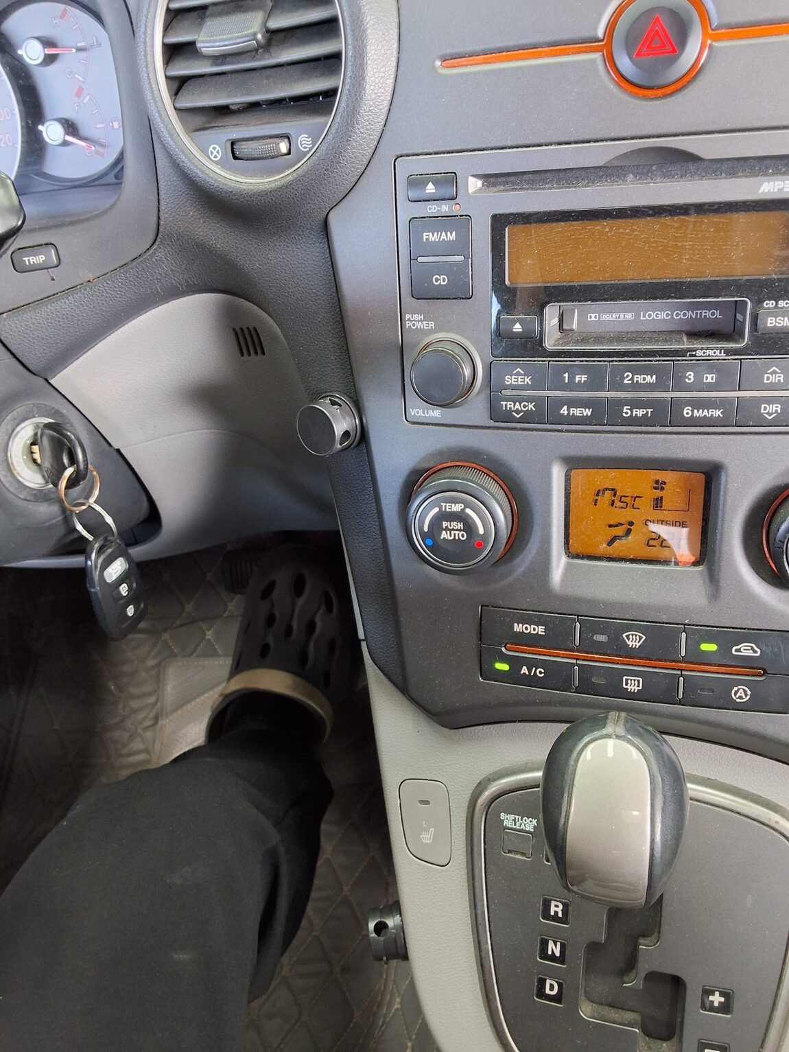 KIA NEW CARENS 2.0 LPI GLX LUXURY MODEL 2007 - zdjęcie 17