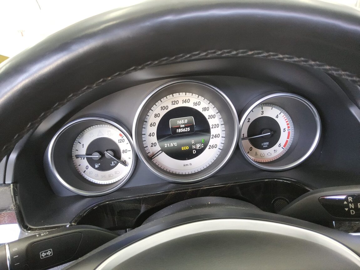 MERCEDES-BENZ E-CLASS (4TH GEN) E220 CDI AVANTGARDE 2014 - zdjęcie 9
