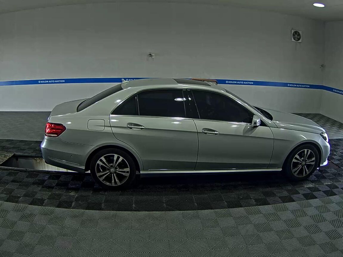 MERCEDES-BENZ E-CLASS (4TH GEN) E220 CDI AVANTGARDE 2014 - zdjęcie 4