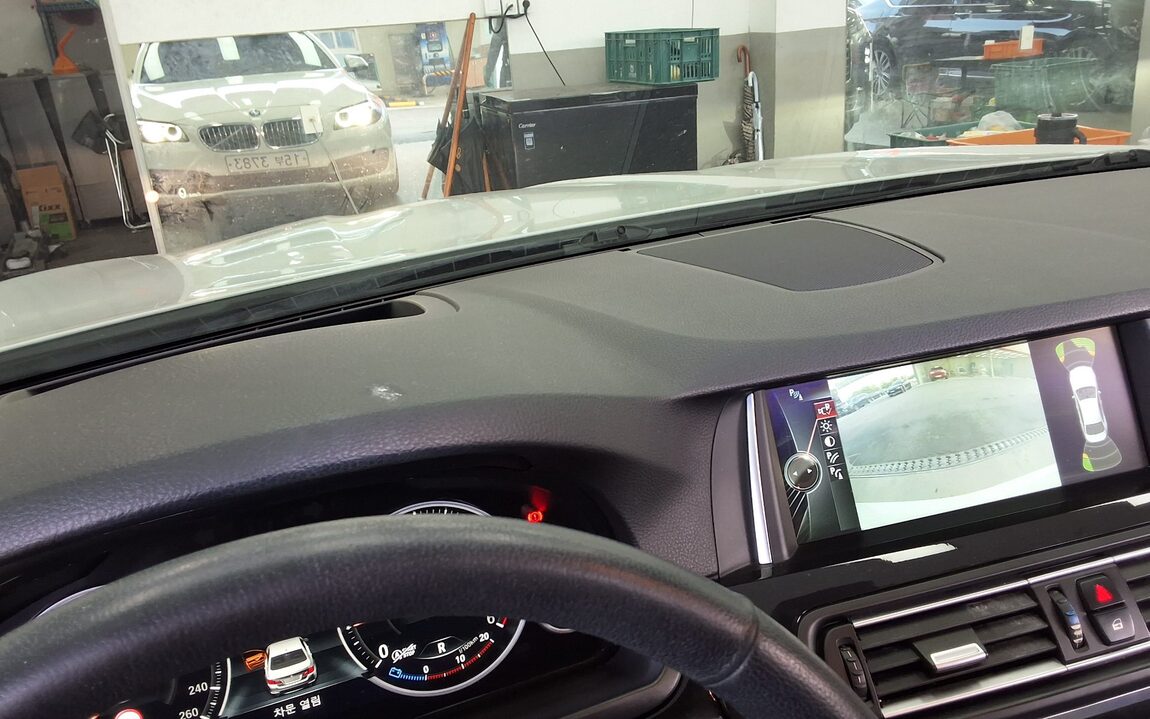BMW 5 SERIES (6TH GEN) 520d 2014 - zdjęcie 19