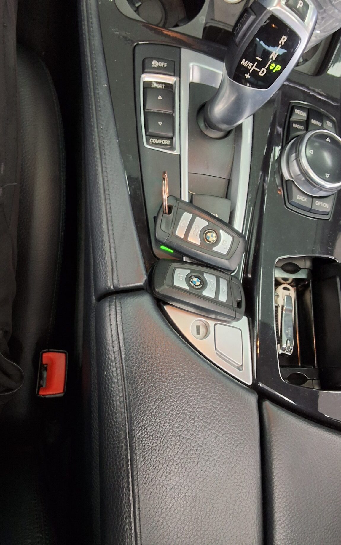 BMW 5 SERIES (6TH GEN) 520d 2014 - zdjęcie 20