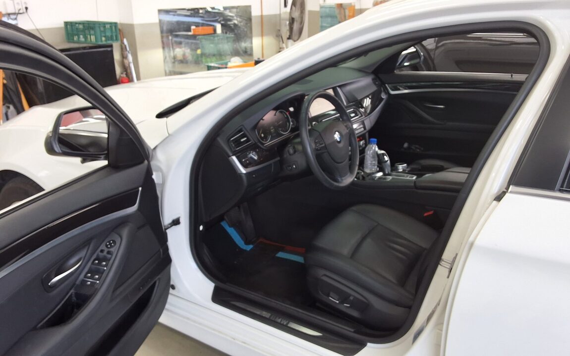 BMW 5 SERIES (6TH GEN) 520d 2014 - zdjęcie 10