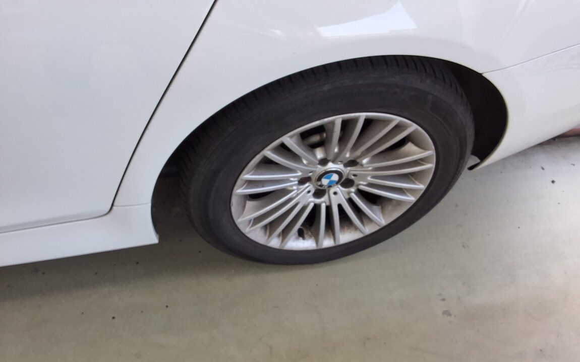 BMW 5 SERIES (6TH GEN) 520d 2014 - zdjęcie 27