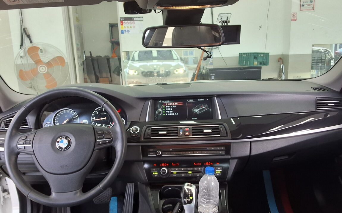 BMW 5 SERIES (6TH GEN) 520d 2014 - zdjęcie 11