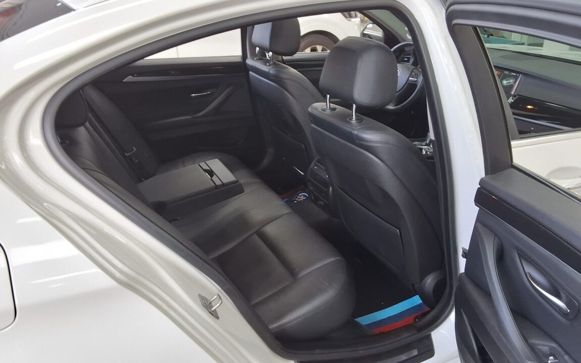 BMW 5 SERIES (6TH GEN) 520d 2014 - zdjęcie 13