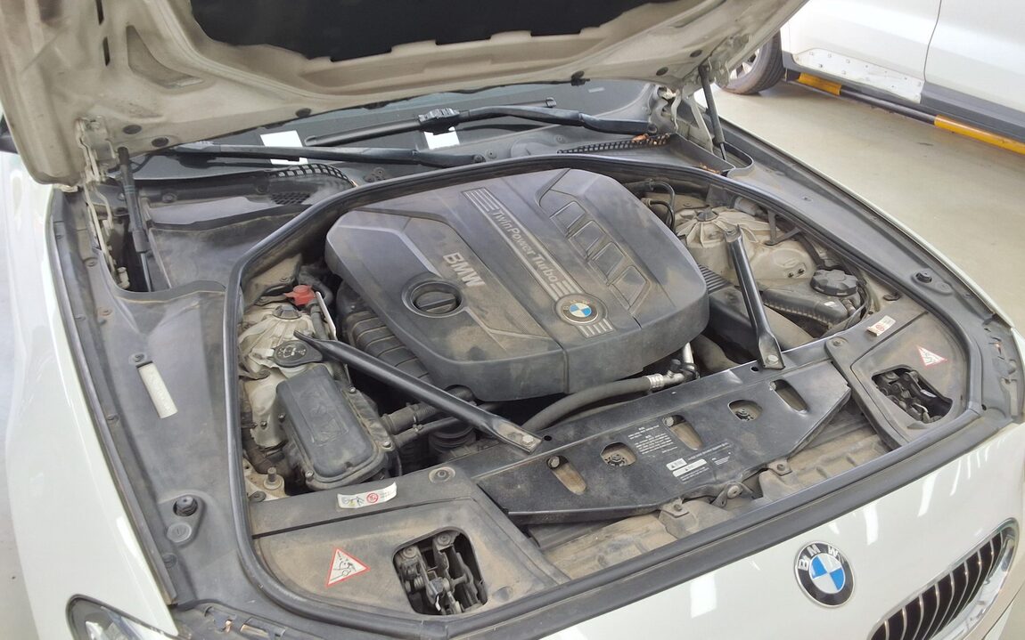 BMW 5 SERIES (6TH GEN) 520d 2014 - zdjęcie 24