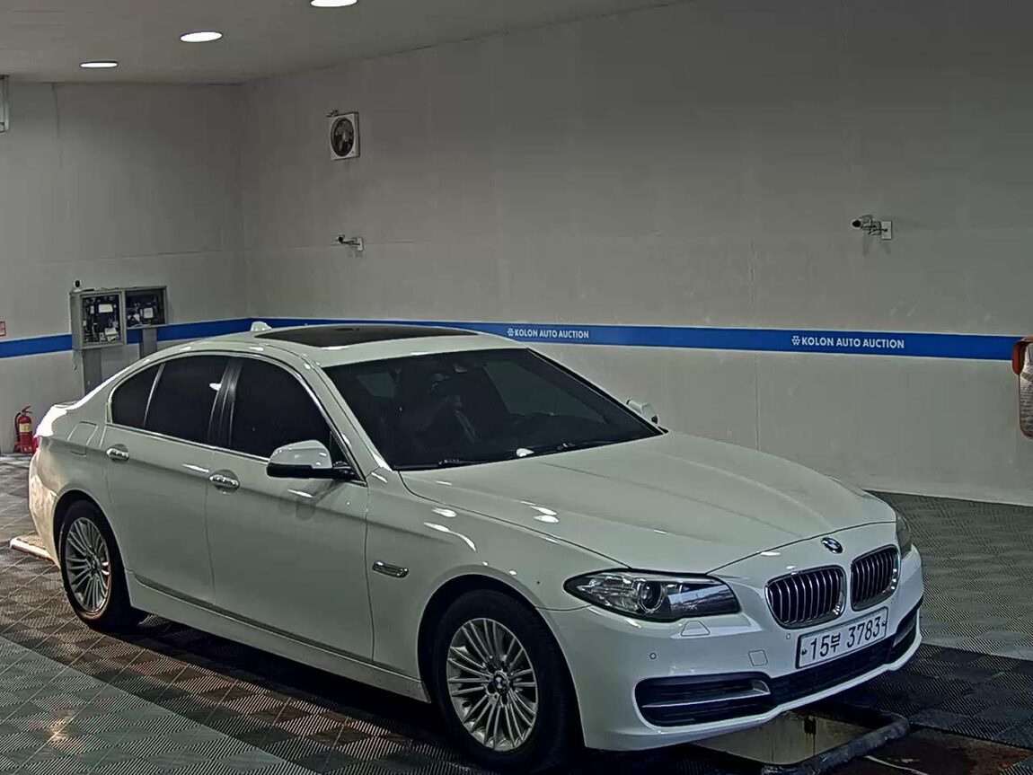 BMW 5 SERIES (6TH GEN) 520d 2014 - zdjęcie 3