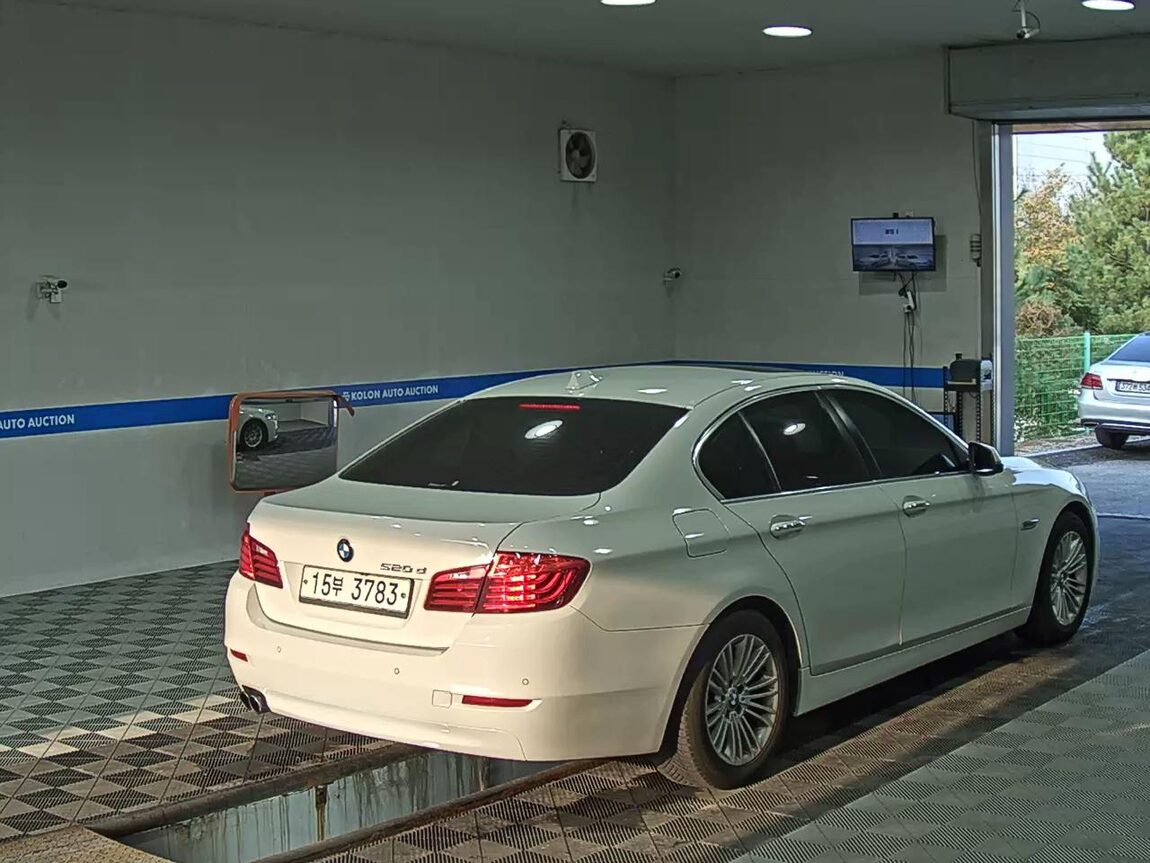 BMW 5 SERIES (6TH GEN) 520d 2014 - zdjęcie 5