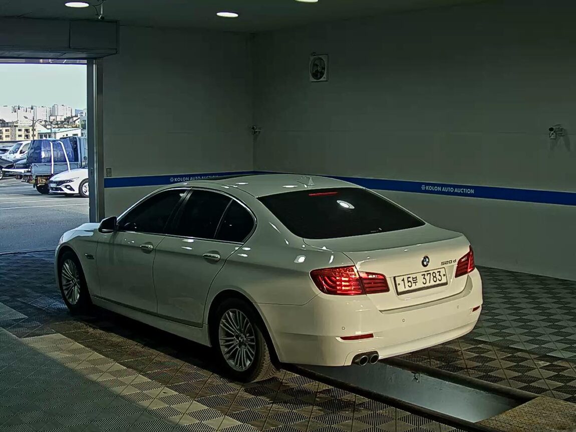 BMW 5 SERIES (6TH GEN) 520d 2014 - zdjęcie 6