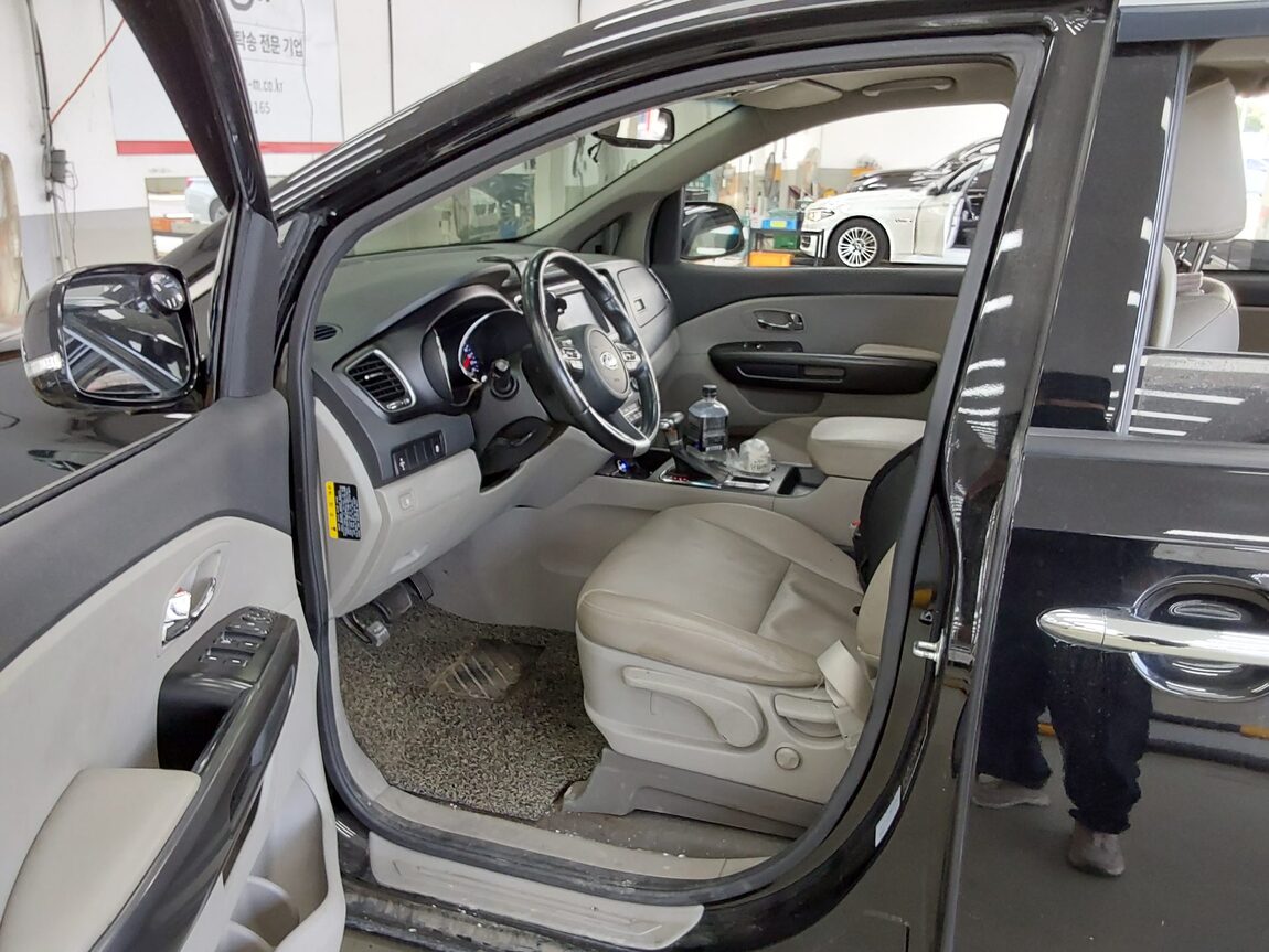 KIA THE NEW CARNIVAL 9-SEATER DIESEL LUXURY 2019 - zdjęcie 10