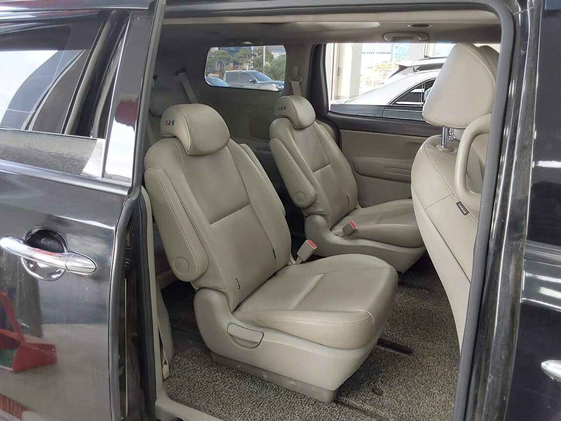 KIA THE NEW CARNIVAL 9-SEATER DIESEL LUXURY 2019 - zdjęcie 13