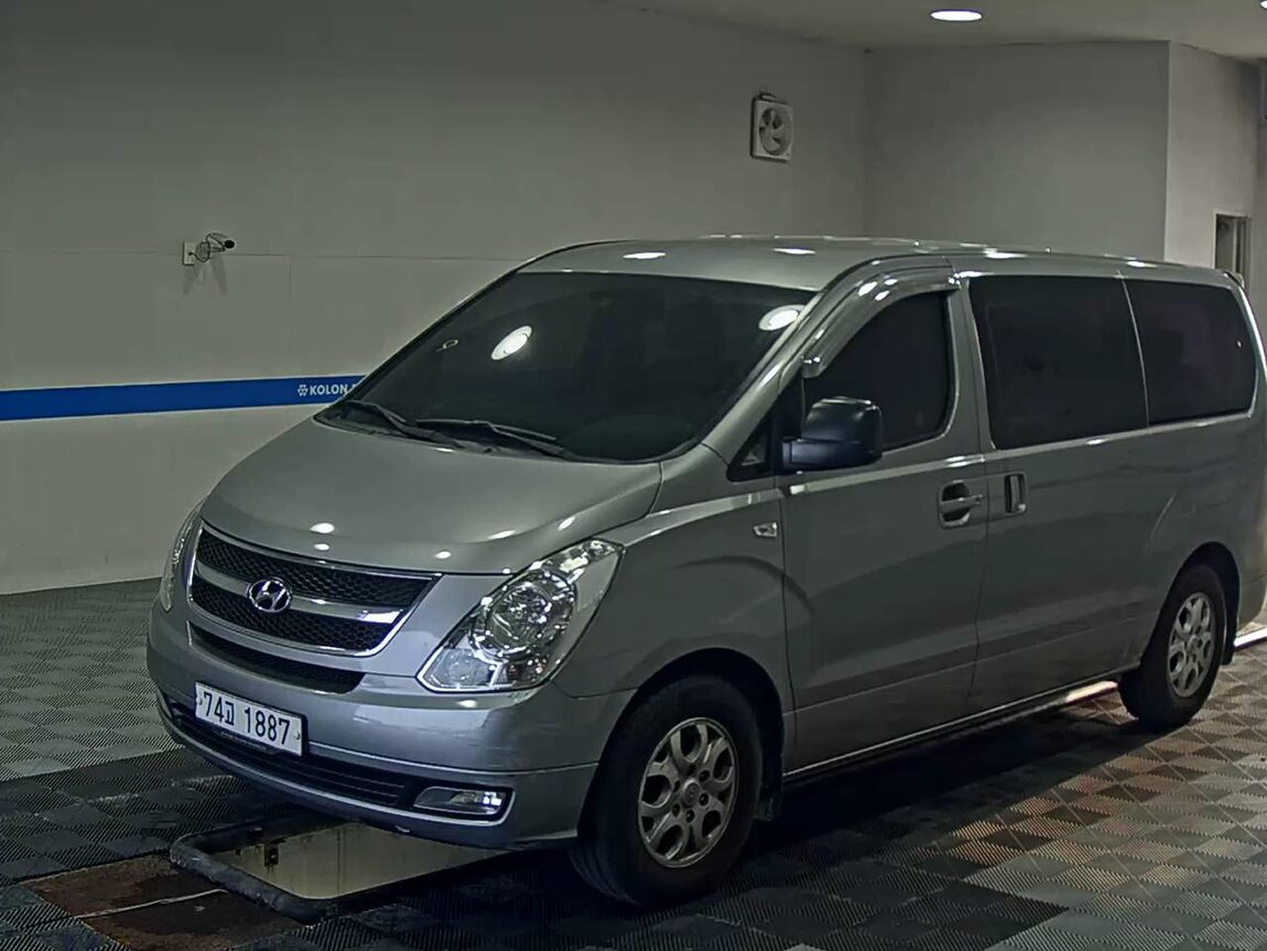 HYUNDAI GRAND STAREX 12-SEATER DIESEL CVX LUXURY 2015 - zdjęcie 2