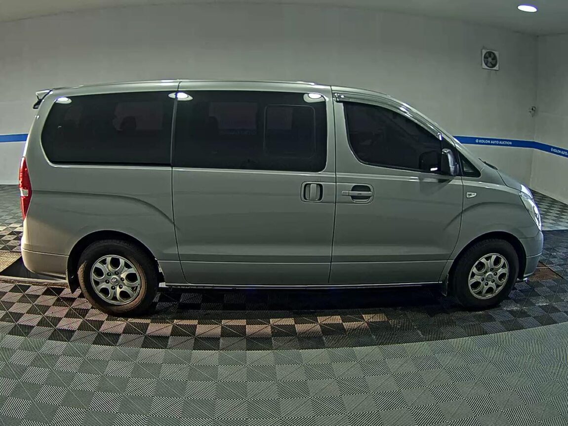 HYUNDAI GRAND STAREX 12-SEATER DIESEL CVX LUXURY 2015 - zdjęcie 4