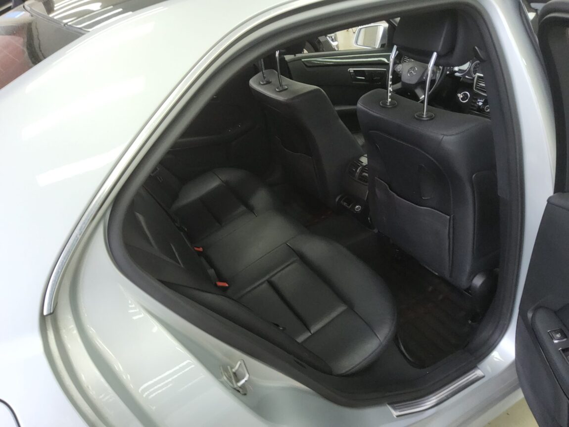MERCEDES-BENZ E-CLASS (4TH GEN) E300 AVANTGARDE 2010 - zdjęcie 13