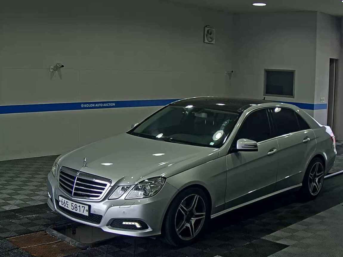 MERCEDES-BENZ E-CLASS (4TH GEN) E300 AVANTGARDE 2010 - zdjęcie 2