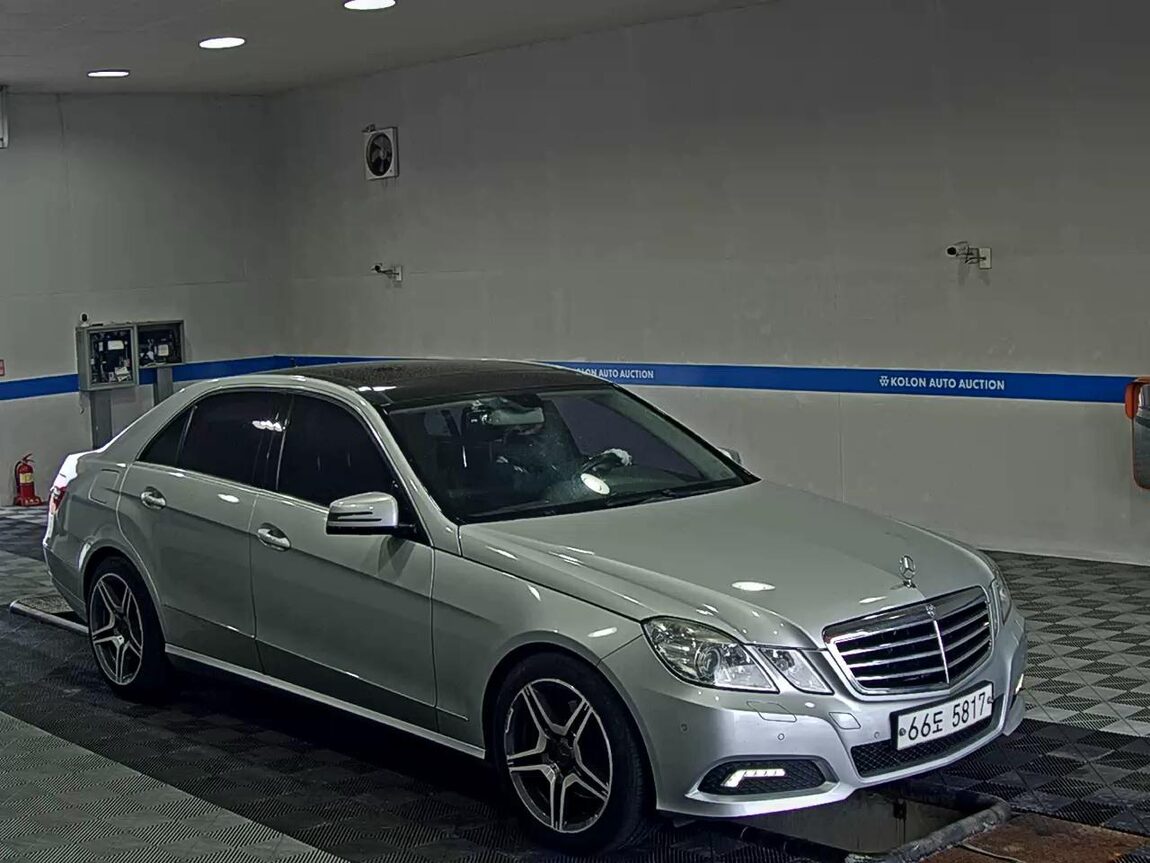 MERCEDES-BENZ E-CLASS (4TH GEN) E300 AVANTGARDE 2010 - zdjęcie 3