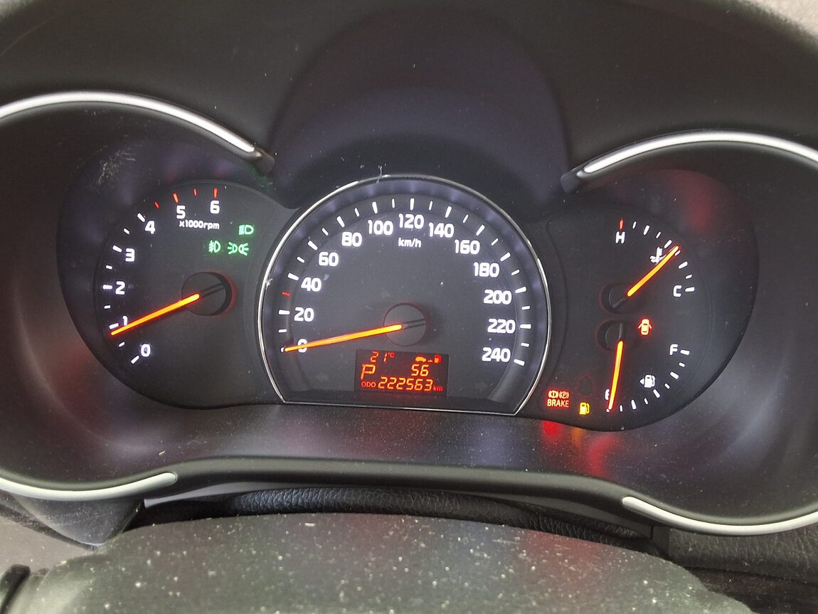 KIA NEW SORENTO R R2.0 2WD TLX 2013 - zdjęcie 9