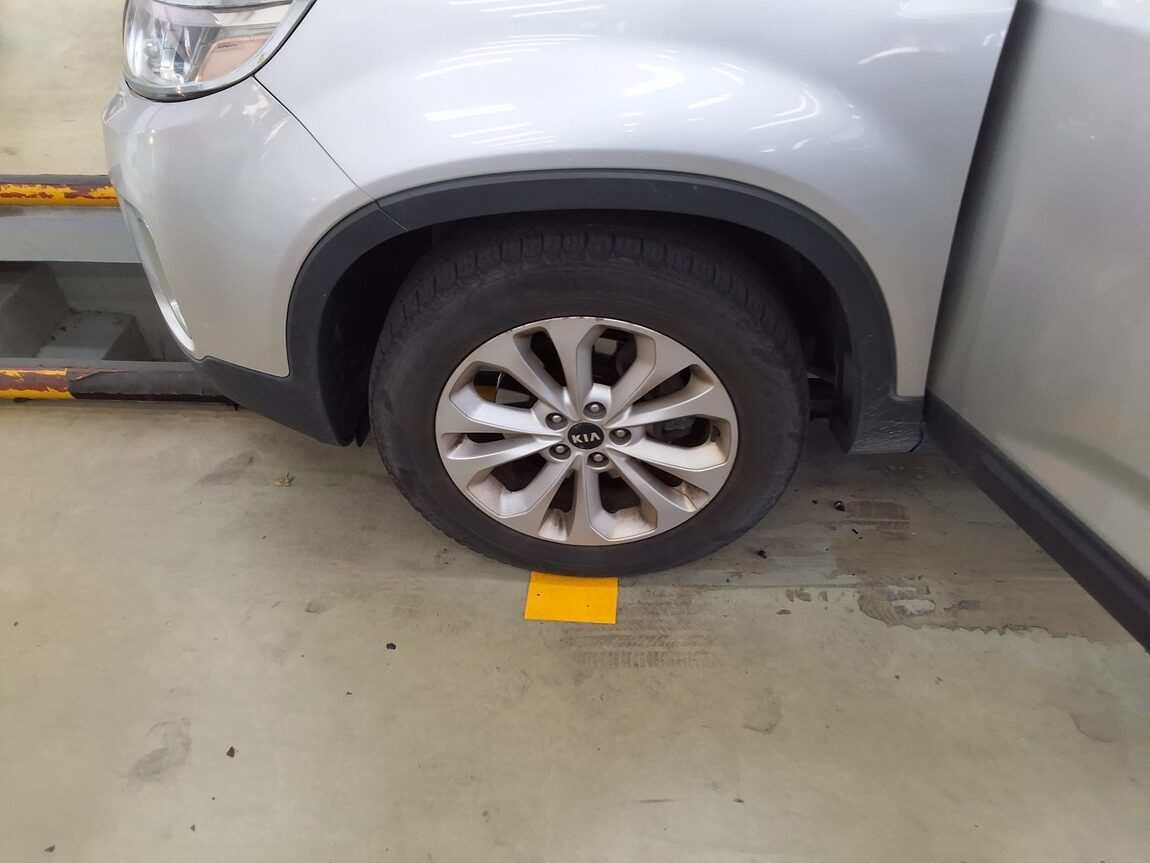 KIA NEW SORENTO R R2.0 2WD TLX 2013 - zdjęcie 22