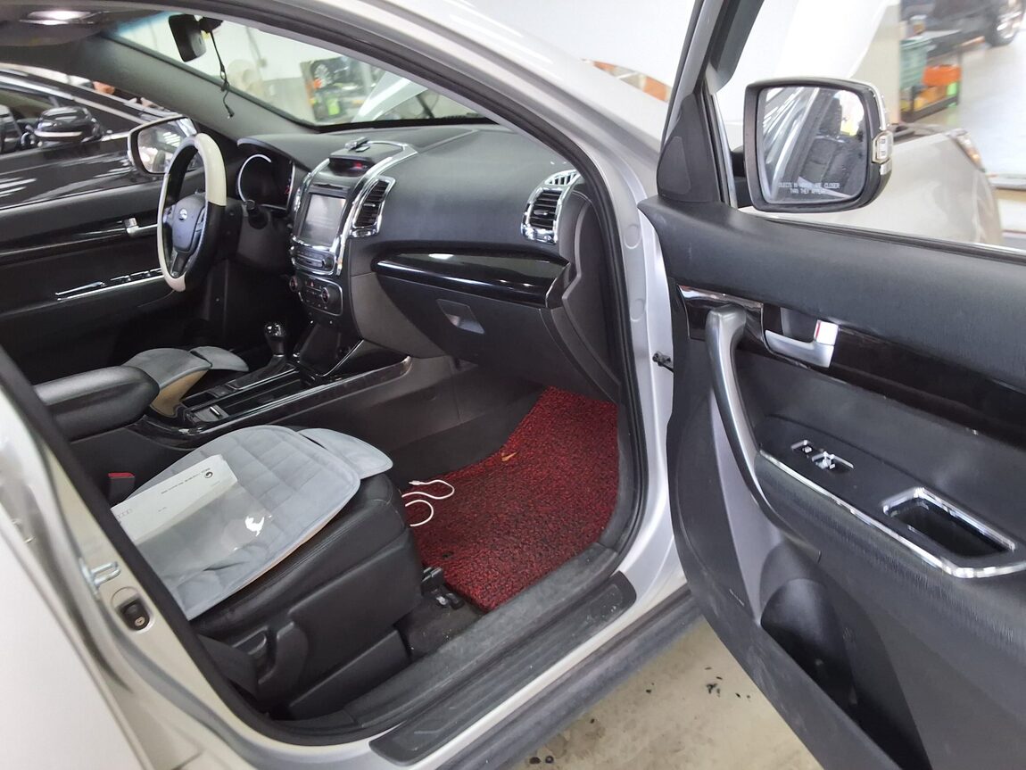 KIA NEW SORENTO R R2.0 2WD TLX 2013 - zdjęcie 14