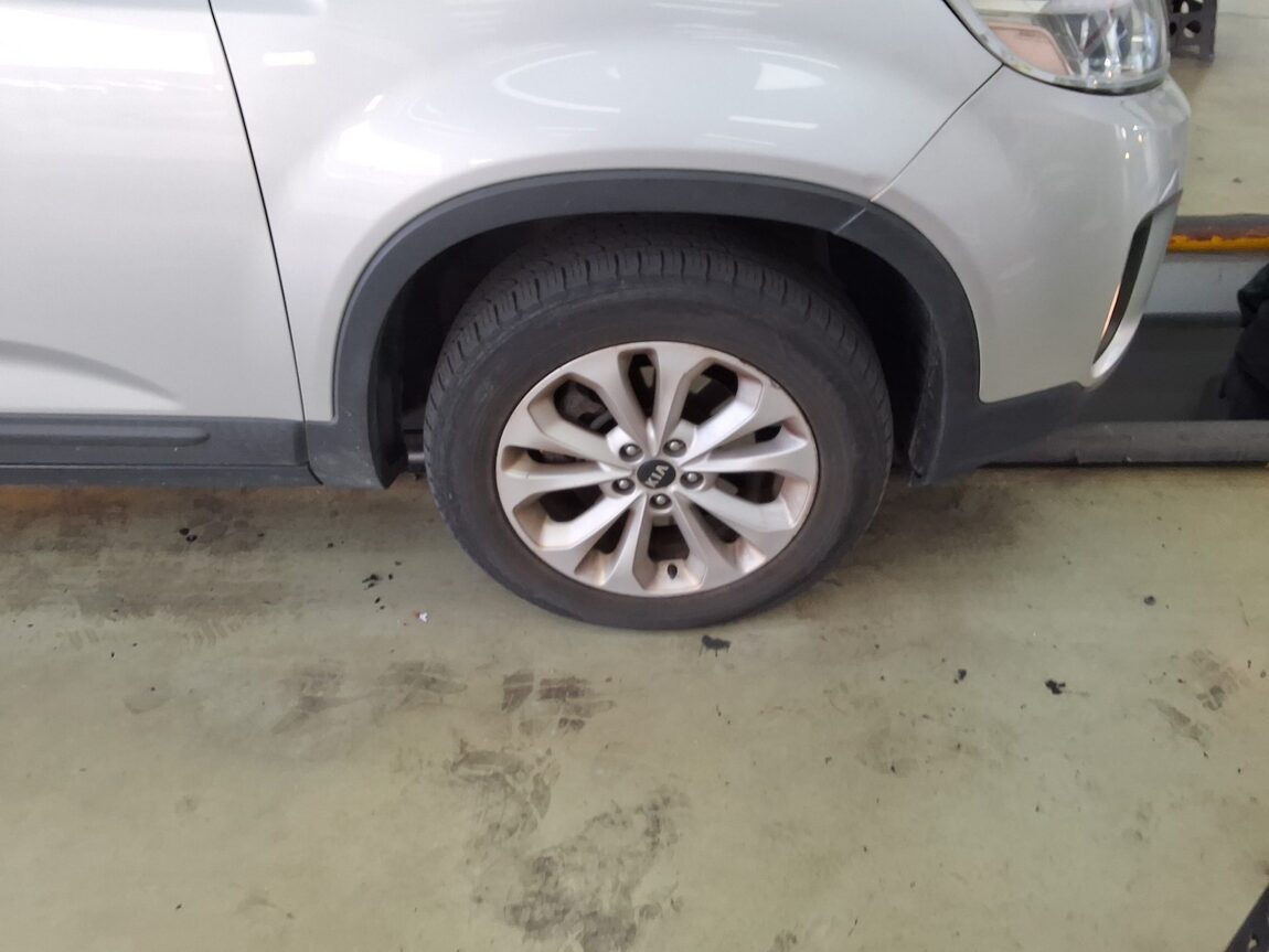 KIA NEW SORENTO R R2.0 2WD TLX 2013 - zdjęcie 24