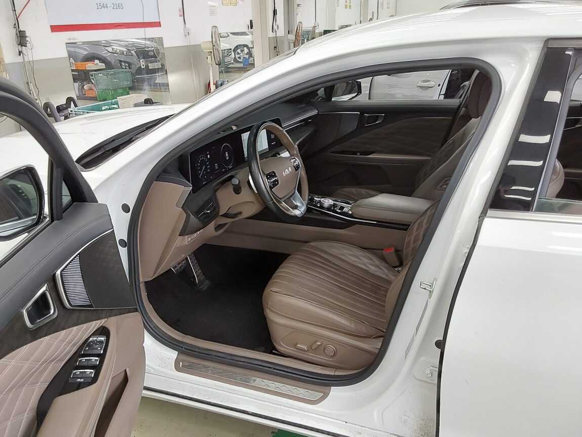 KIA K8 HYBRID HEV SIGNATURE 2023 - zdjęcie 10
