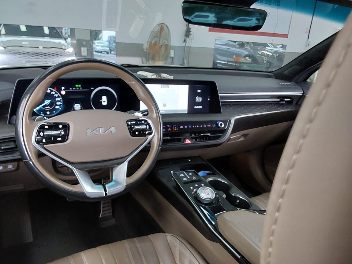 KIA K8 HYBRID HEV SIGNATURE 2023 - zdjęcie 11