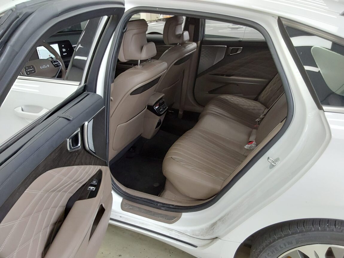KIA K8 HYBRID HEV SIGNATURE 2023 - zdjęcie 12