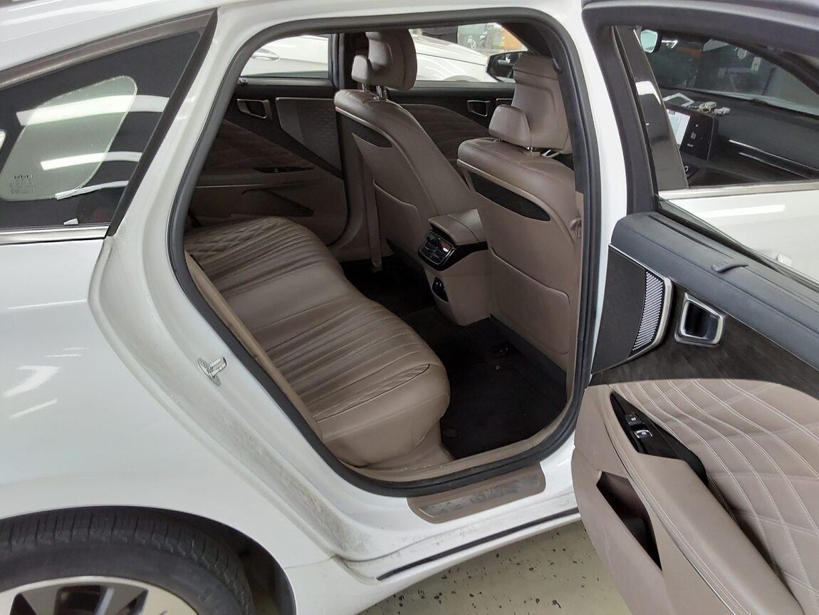 KIA K8 HYBRID HEV SIGNATURE 2023 - zdjęcie 13