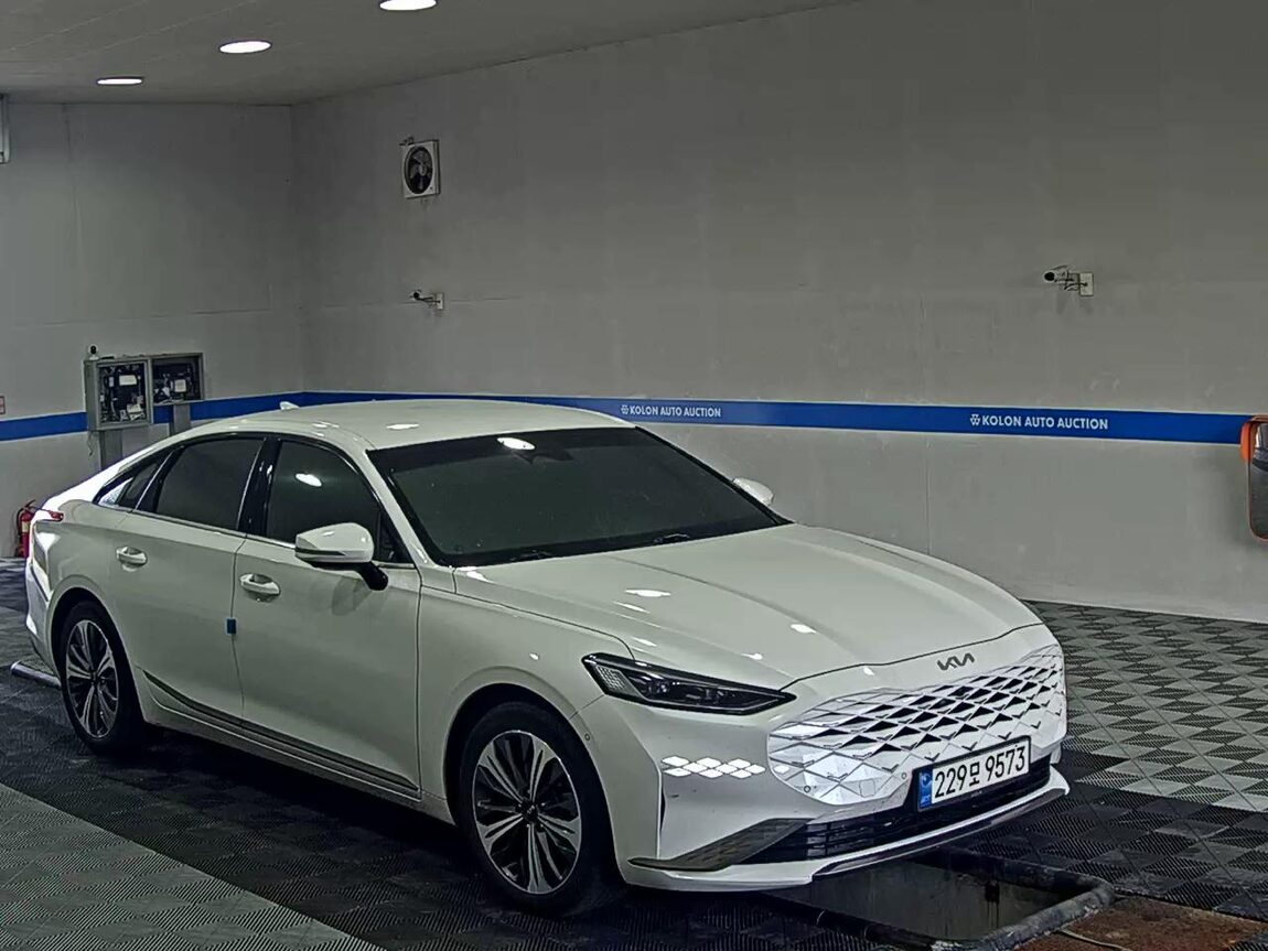 KIA K8 HYBRID HEV SIGNATURE 2023 - zdjęcie 3