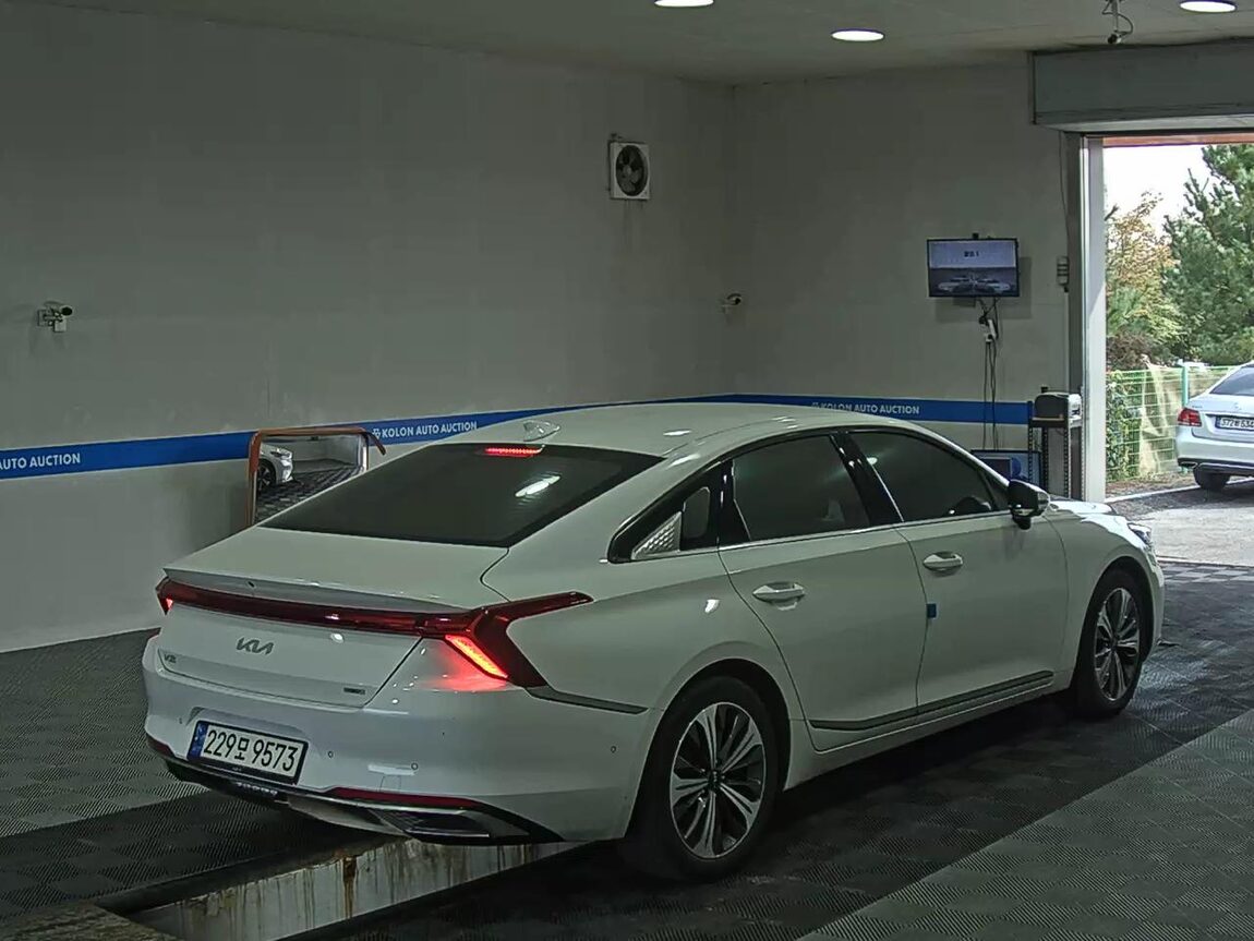 KIA K8 HYBRID HEV SIGNATURE 2023 - zdjęcie 5