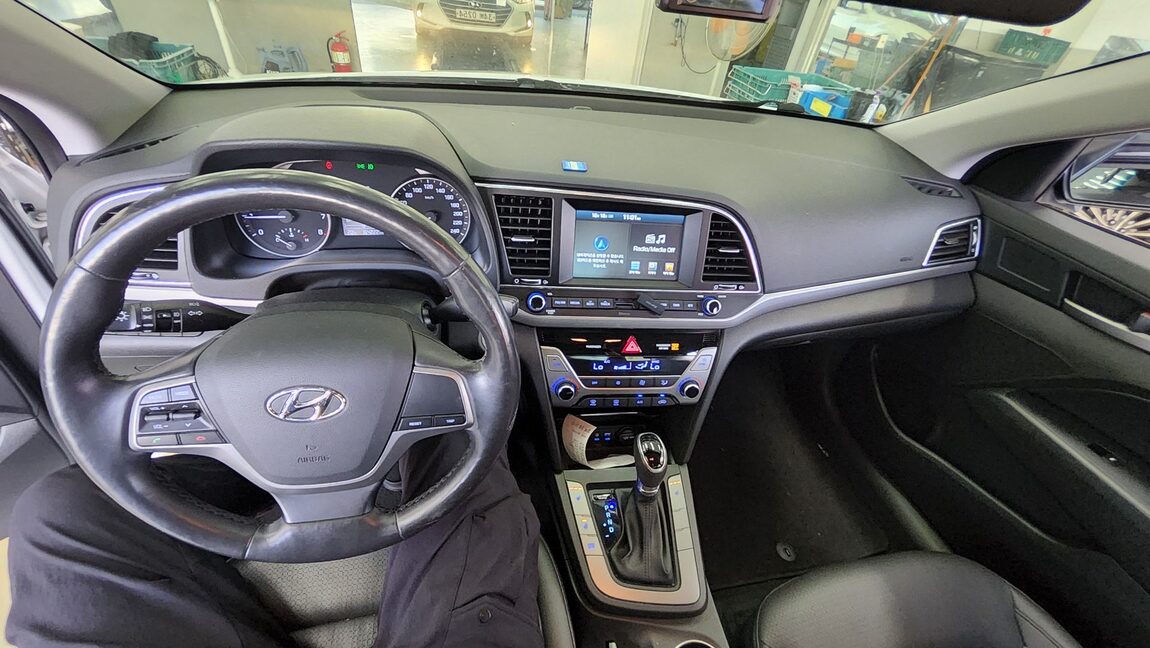 HYUNDAI AVANTE AD 1.6 GDi SMART 2017 - zdjęcie 11
