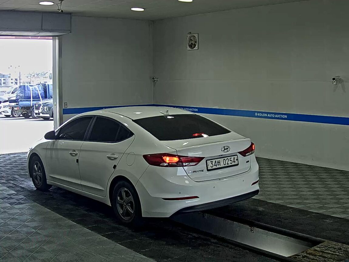 HYUNDAI AVANTE AD 1.6 GDi SMART 2017 - zdjęcie 6