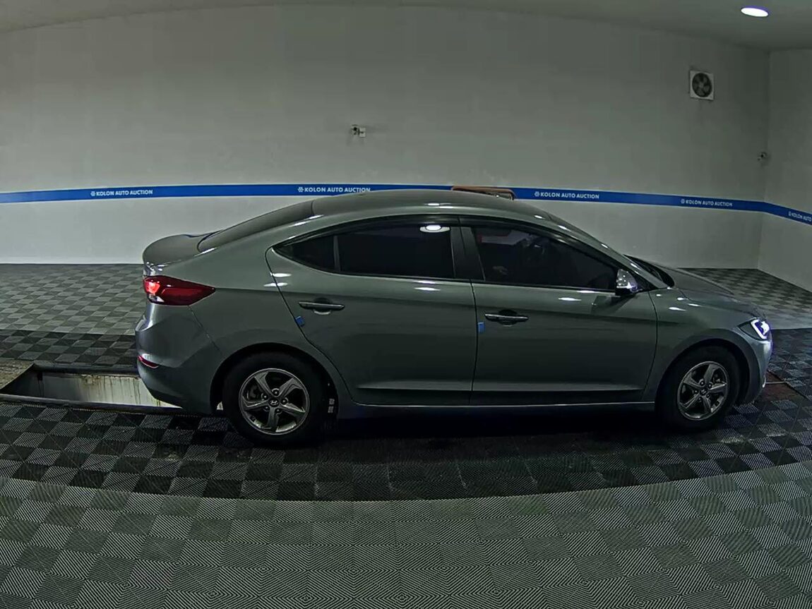 HYUNDAI AVANTE AD 1.6 GDi SMART 2017 - zdjęcie 4