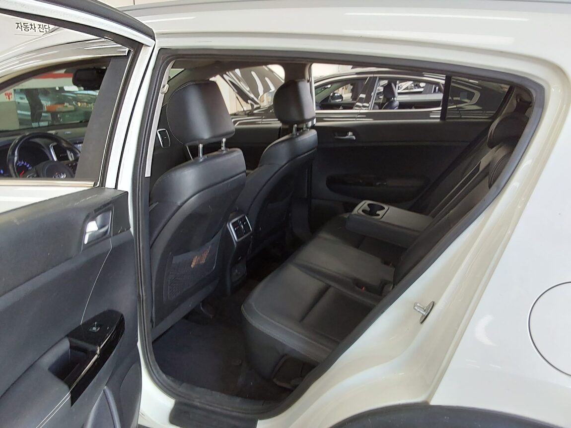KIA NEW SPORTAGE R2.0 4WD NOBLESSE 2016 - zdjęcie 12