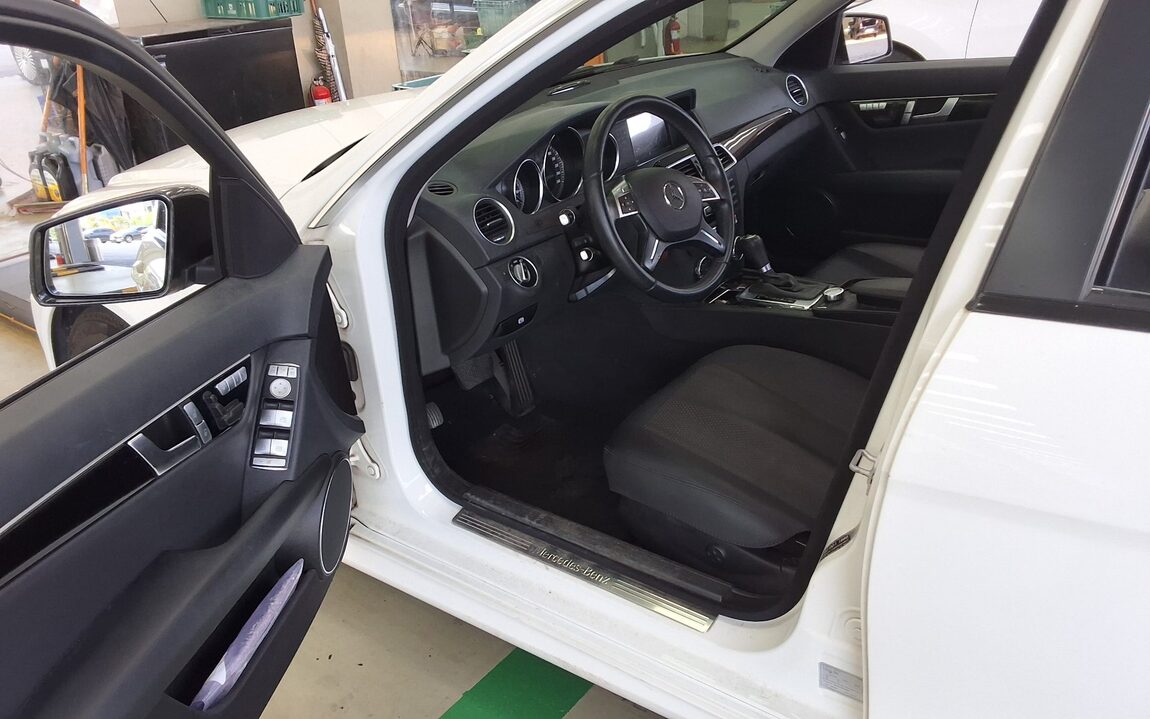 MERCEDES-BENZ C-CLASS (3RD GEN) C220 CDI 2013 - zdjęcie 10