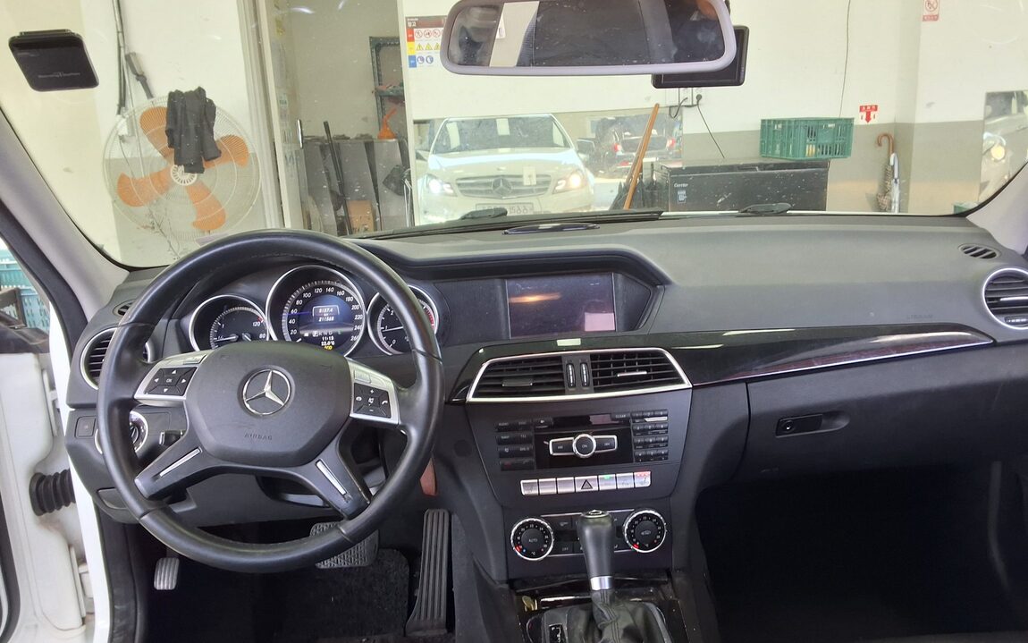 MERCEDES-BENZ C-CLASS (3RD GEN) C220 CDI 2013 - zdjęcie 11