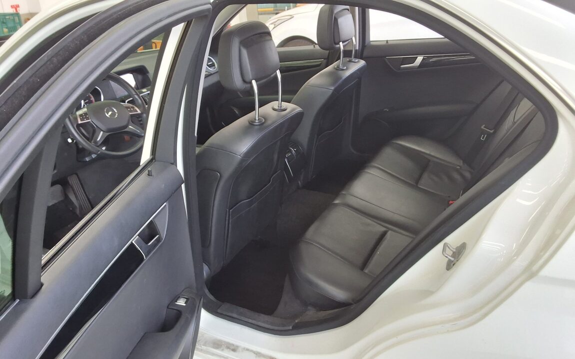 MERCEDES-BENZ C-CLASS (3RD GEN) C220 CDI 2013 - zdjęcie 12