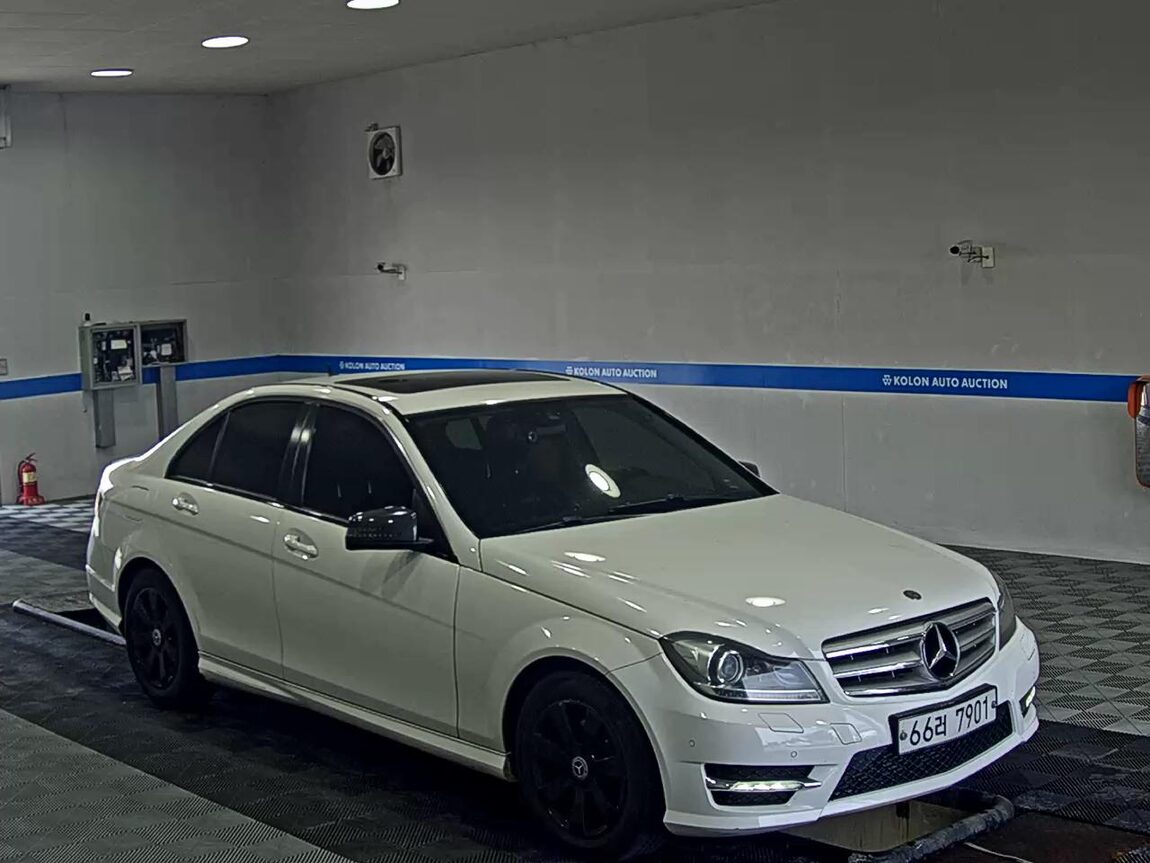 MERCEDES-BENZ C-CLASS (3RD GEN) C220 CDI 2013 - zdjęcie 3