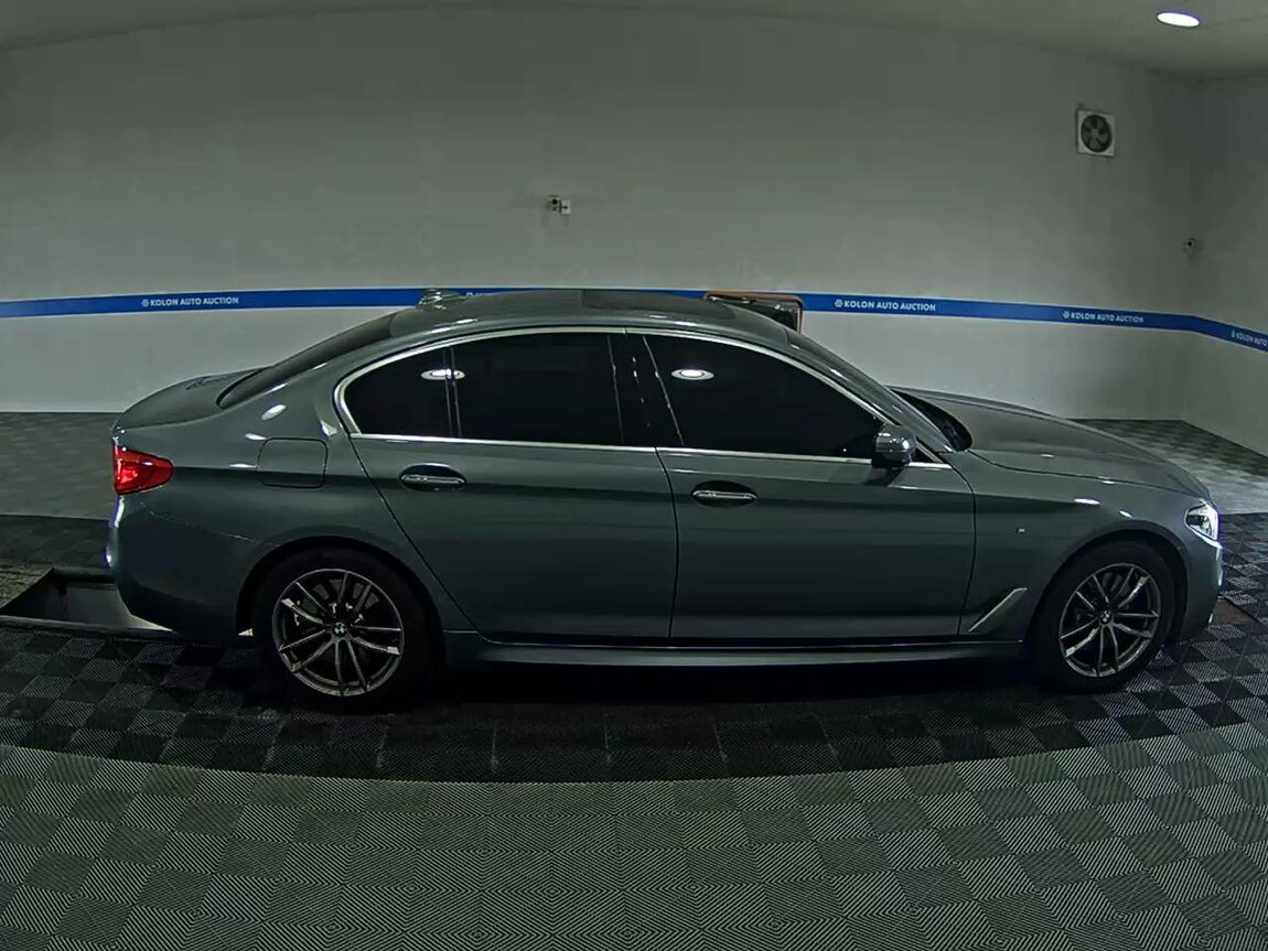 BMW 5 SERIES (7TH GEN) 530i xDRIVE M SPORT PACK PLUS 2018 - zdjęcie 4