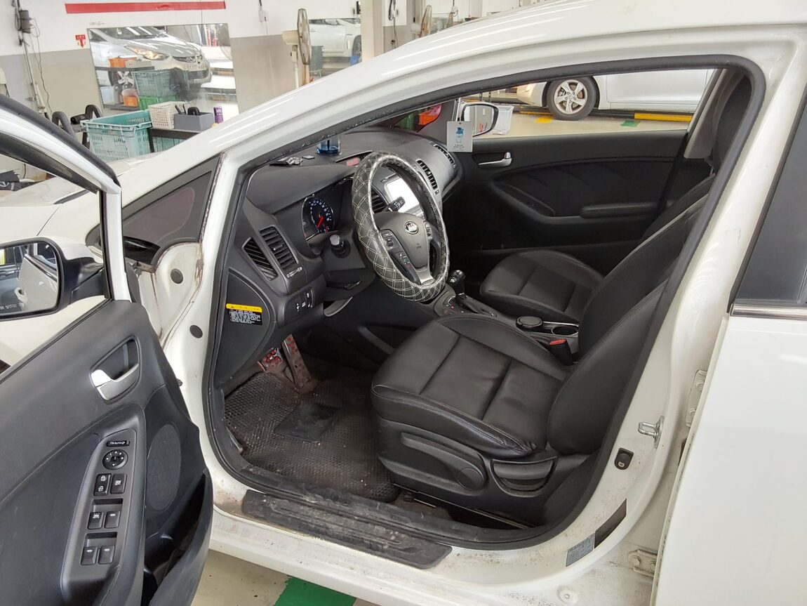 KIA K3 1.6 GDI LUXURY 2015 - zdjęcie 10
