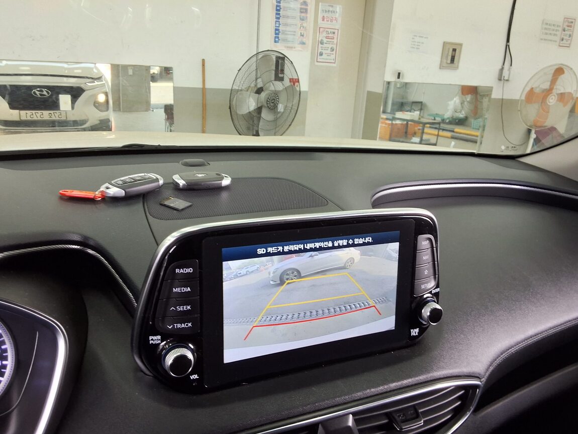 HYUNDAI SANTA FE (TM) R2.2 2WD EXCLUSIVE 2019 - zdjęcie 18