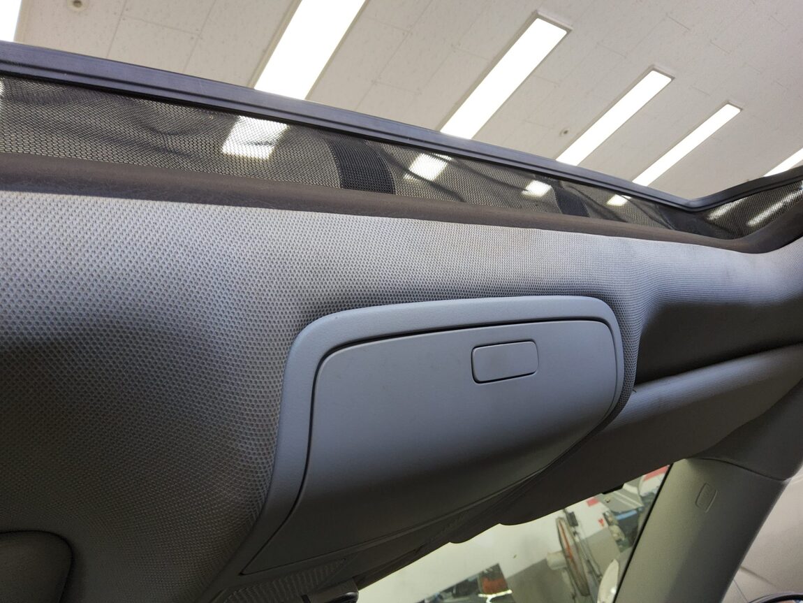 VOLKSWAGEN TIGUAN 2.0 TDI BLUEMOTION PREMIUM 2012 - zdjęcie 18