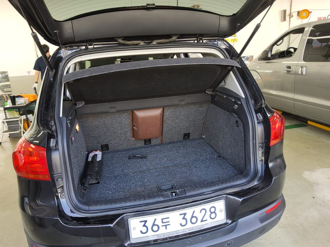 VOLKSWAGEN TIGUAN 2.0 TDI BLUEMOTION PREMIUM 2012 - zdjęcie 15